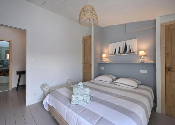 Holiday home Le Chai Elegant