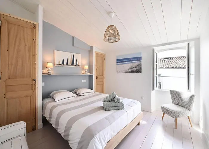 Holiday home Le Chai Elegant *